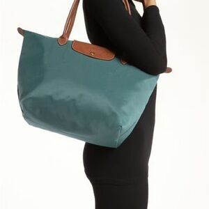 Longchamp
Longchamp Grey/Brown Leather and Nylon Le Pliage Tote